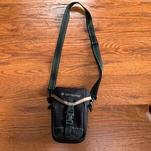 Samsonite Point and Shoot Camera Case in Black & Tan Nylon w/ Adjustable Strap